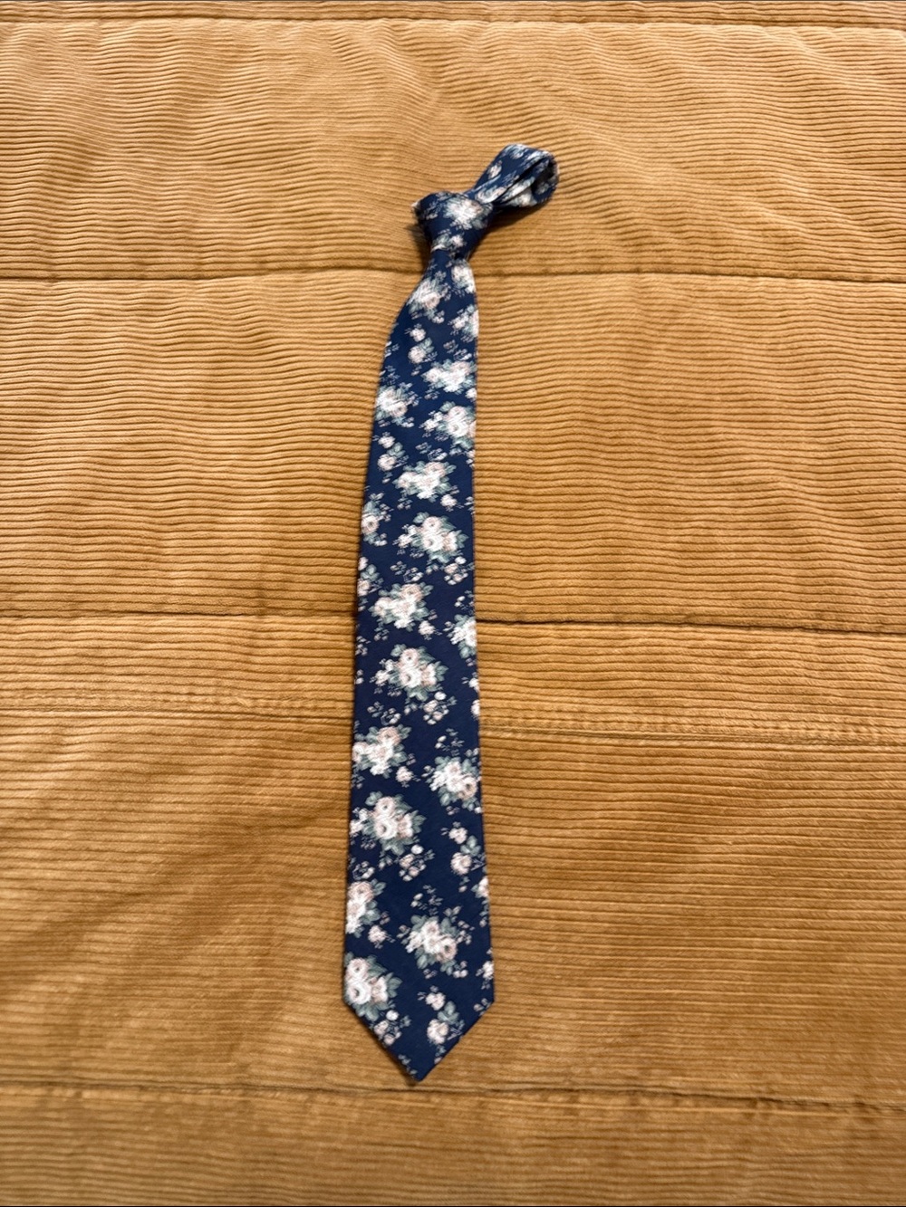 Like New Original Penguin Navy Blue Floral Tie with White & Pink Blooms
